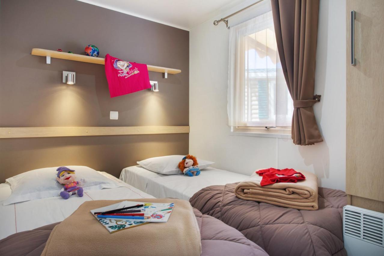 Le Camping Grand Cerf Hotell Gimouille Eksteriør bilde